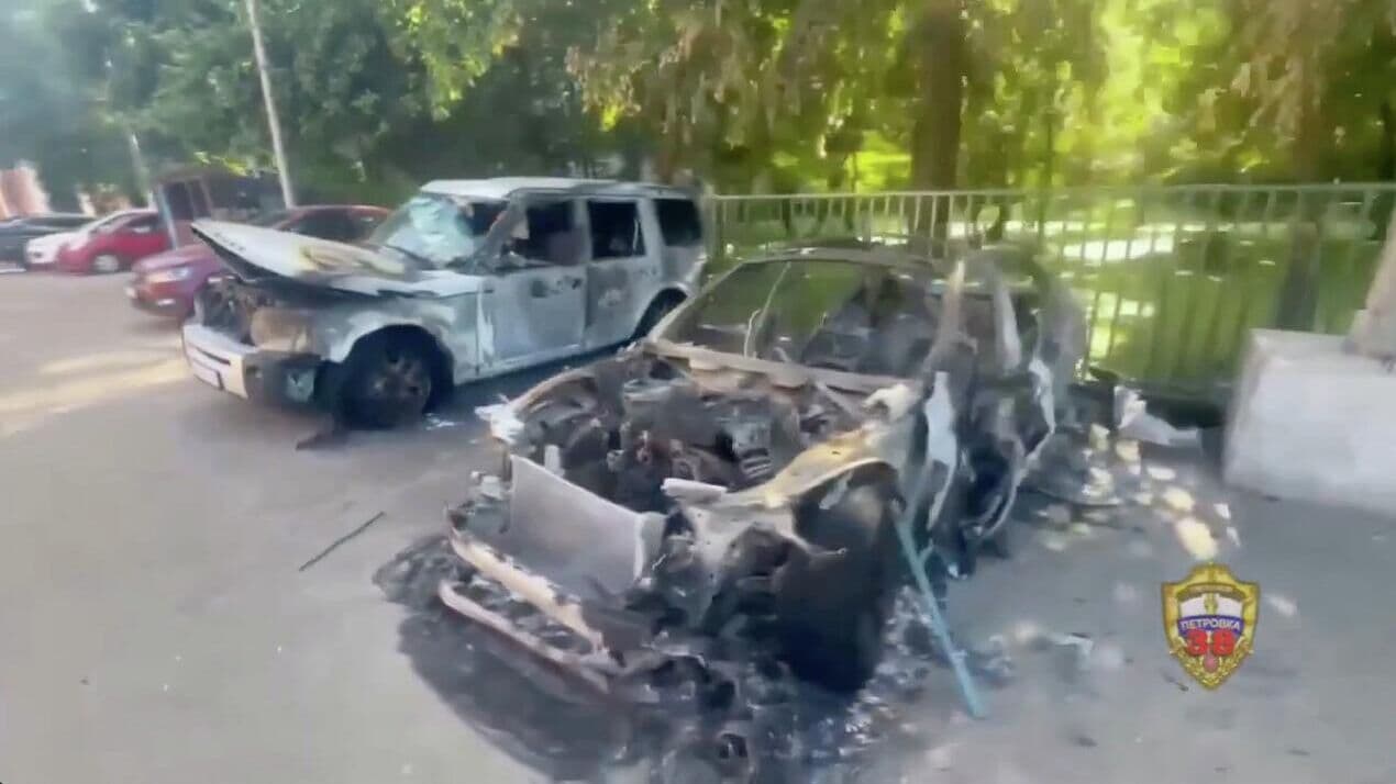 В Москве мужчина после расставания поджег автомобиль бывшей сожительницы