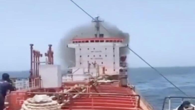 СМИ сообщили об атаке ВМС США на судно с 24 индийскими моряками в Омане