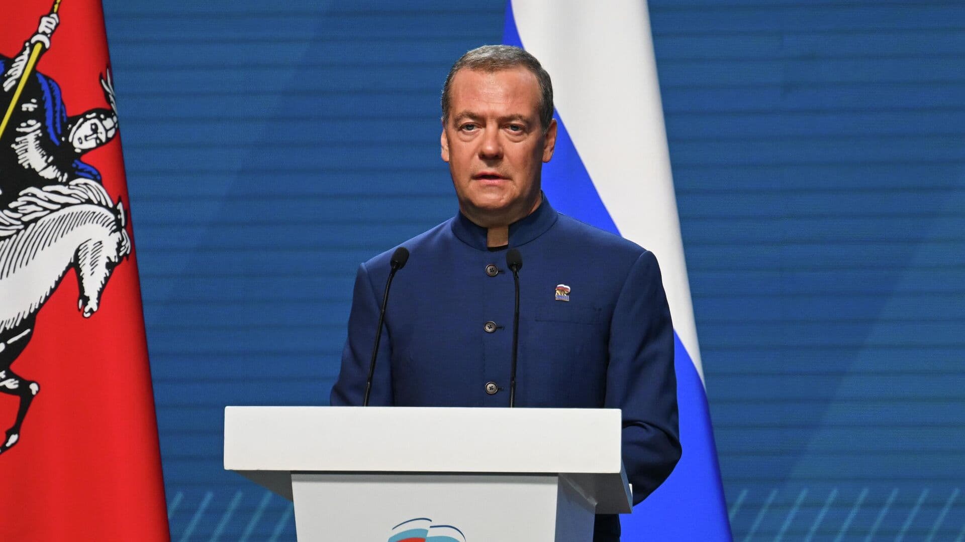 Медведев назвал масштабы России одновременно и вызовом, и силой страны