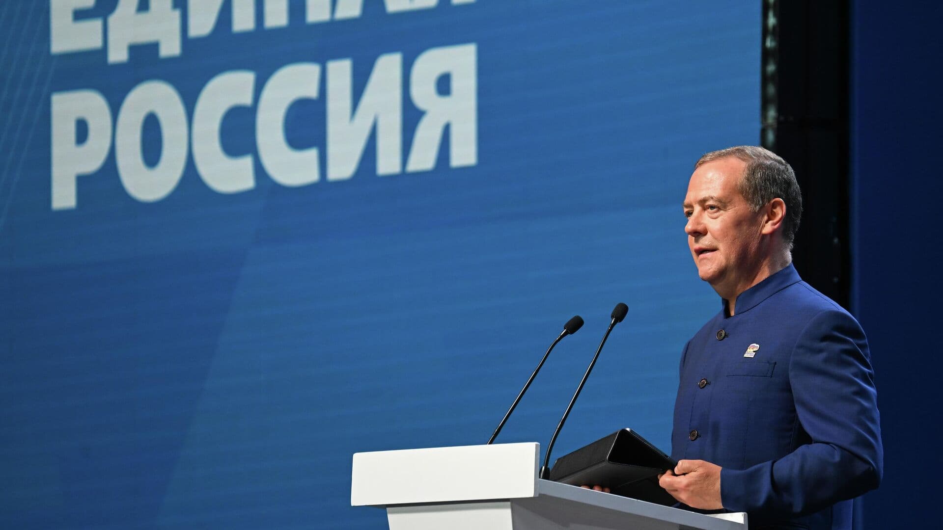 Медведев: борьба против Украины показала несостоятельность неоколониализма