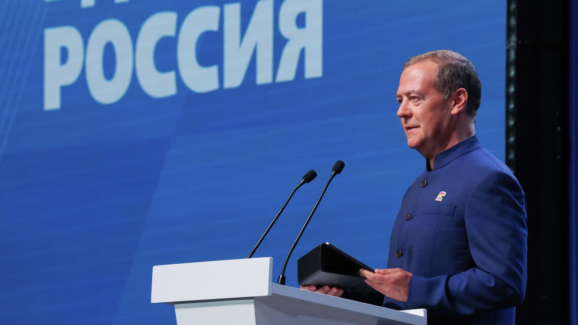 Медведев назвал высокотехнологичное сельское хозяйство достижением России