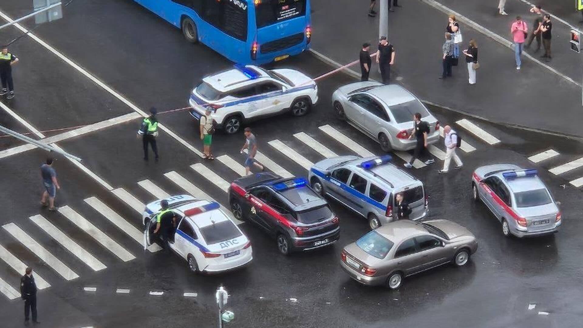 В Москве под автомобилем нашли и обезвредили подозрительный предмет