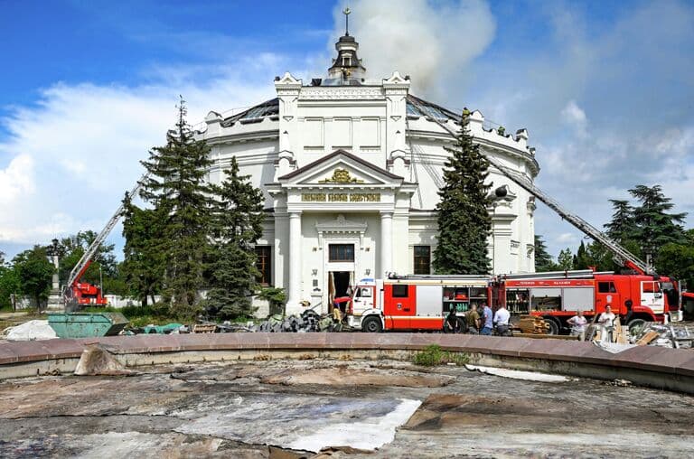 Последствия пожара в здании атакованного ВСУ музея-панорамы в Севастополе