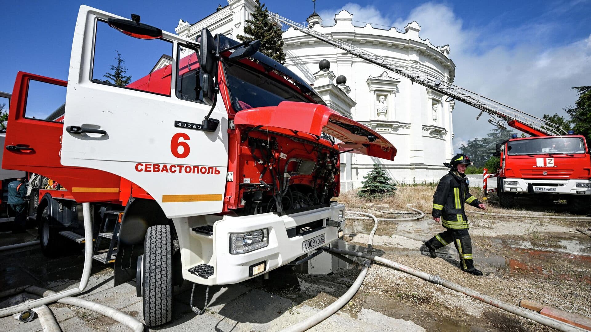 Из горящей панорамы в Севастополе удалось вынести фрагменты полотна