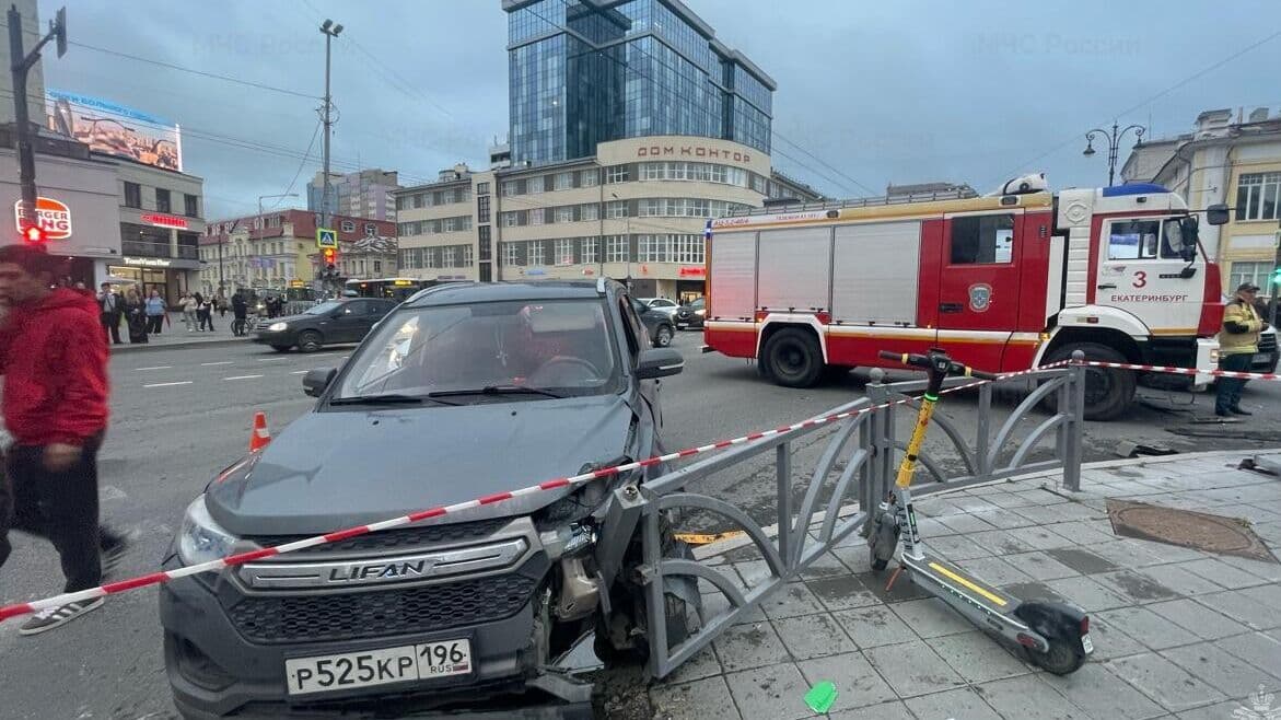 Число пострадавших в ДТП с автобусом в Екатеринбурге увеличилось до шести