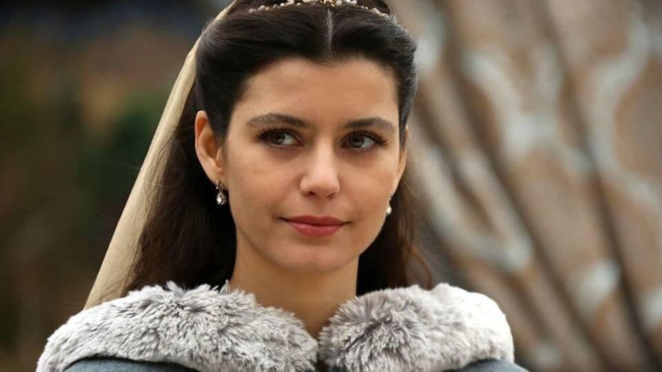 В Стамбуле задержали "Мисс Турция" и актрису из "Великолепного века"