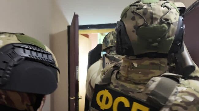 ФСБ показала кадры с иностранцем, признавшимся в покушении на военного