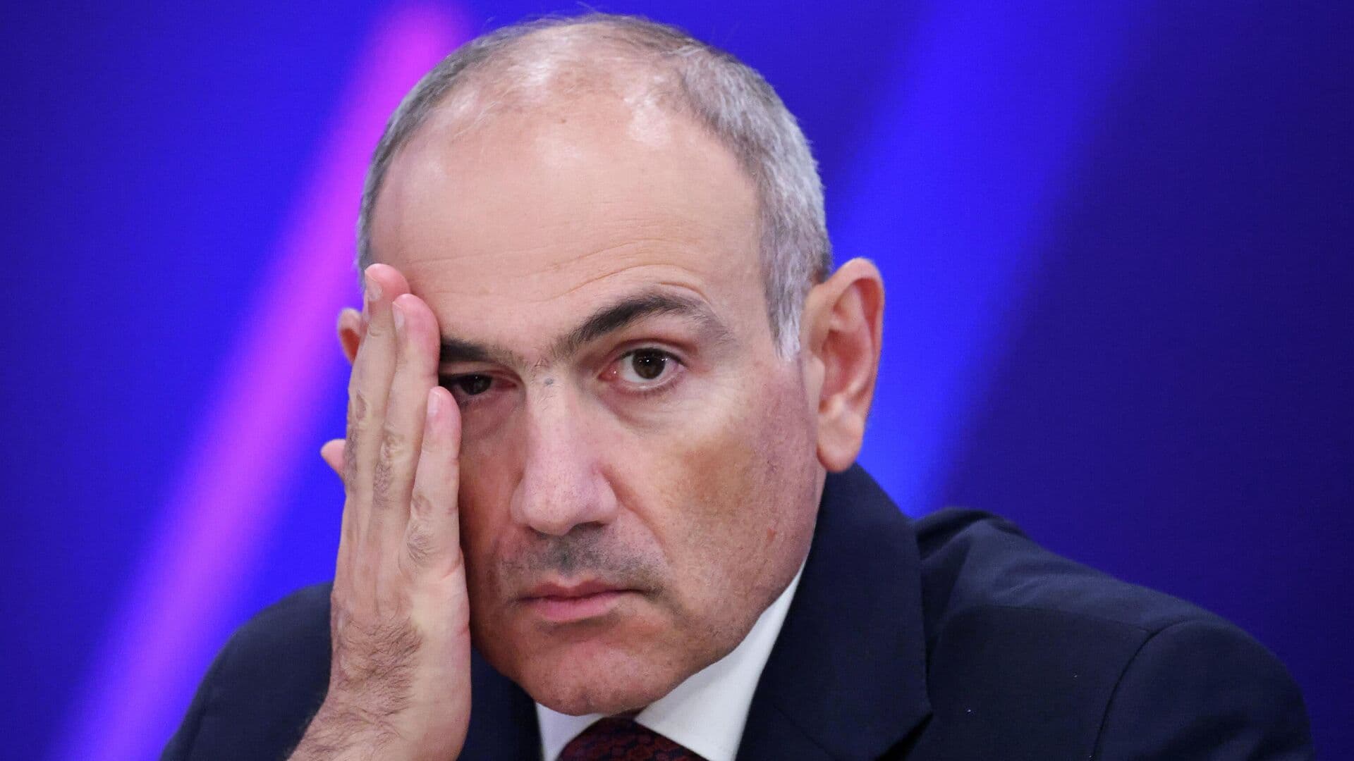 "Загнан в ловушку": СМИ заявили о провале Пашиняна из-за решения по России