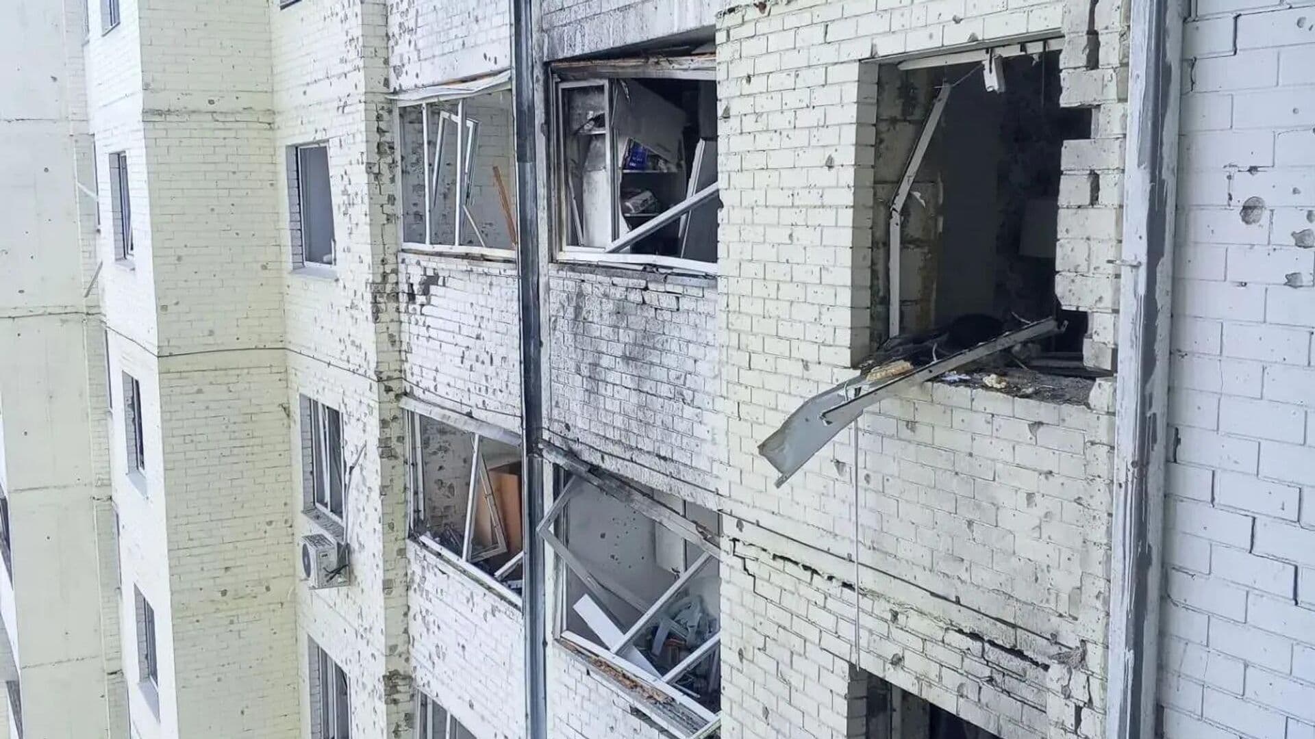 В Орле из-за атаки БПЛА ВСУ пострадали почти сто квартир и 40 машин