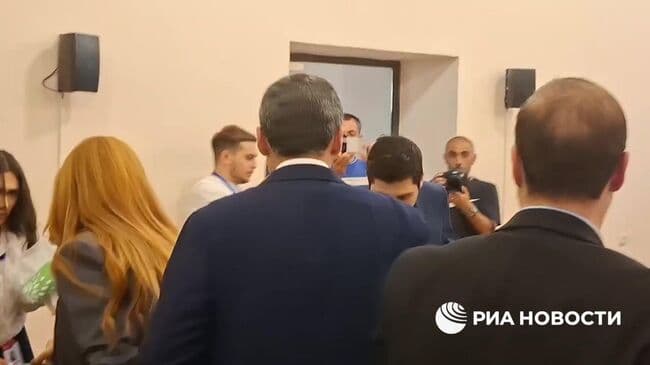 Оппозиционеры покинули заседание ЦИК Армении в знак протеста