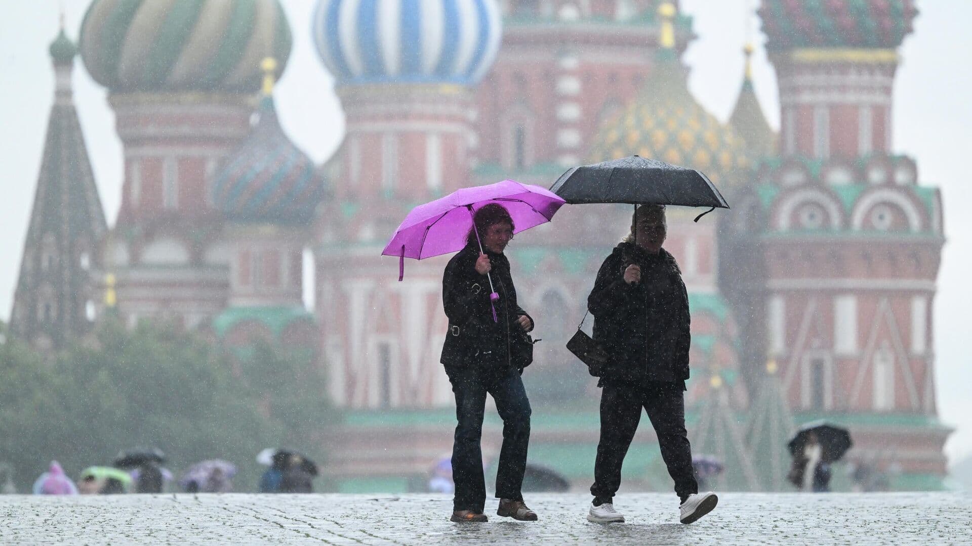 Синоптик рассказал, сколько продлятся дожди в Москве