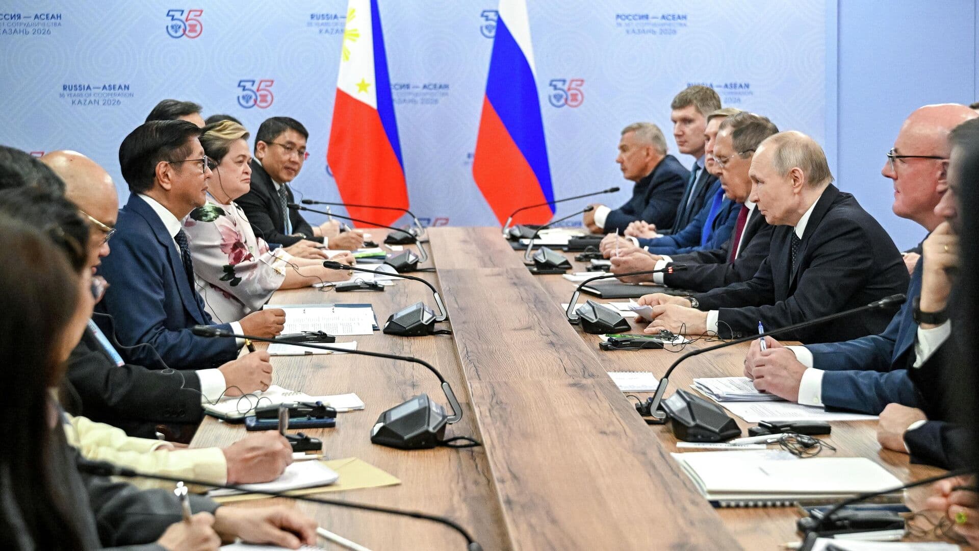 Лидер Филиппин пригласил Путина на 25-й саммит АСЕАН в ноябре
