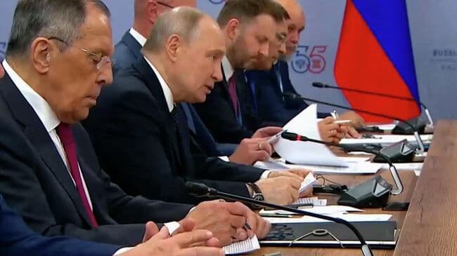 Путин назвал партнерство России и АСЕАН стабилизирующим фактором в АТР