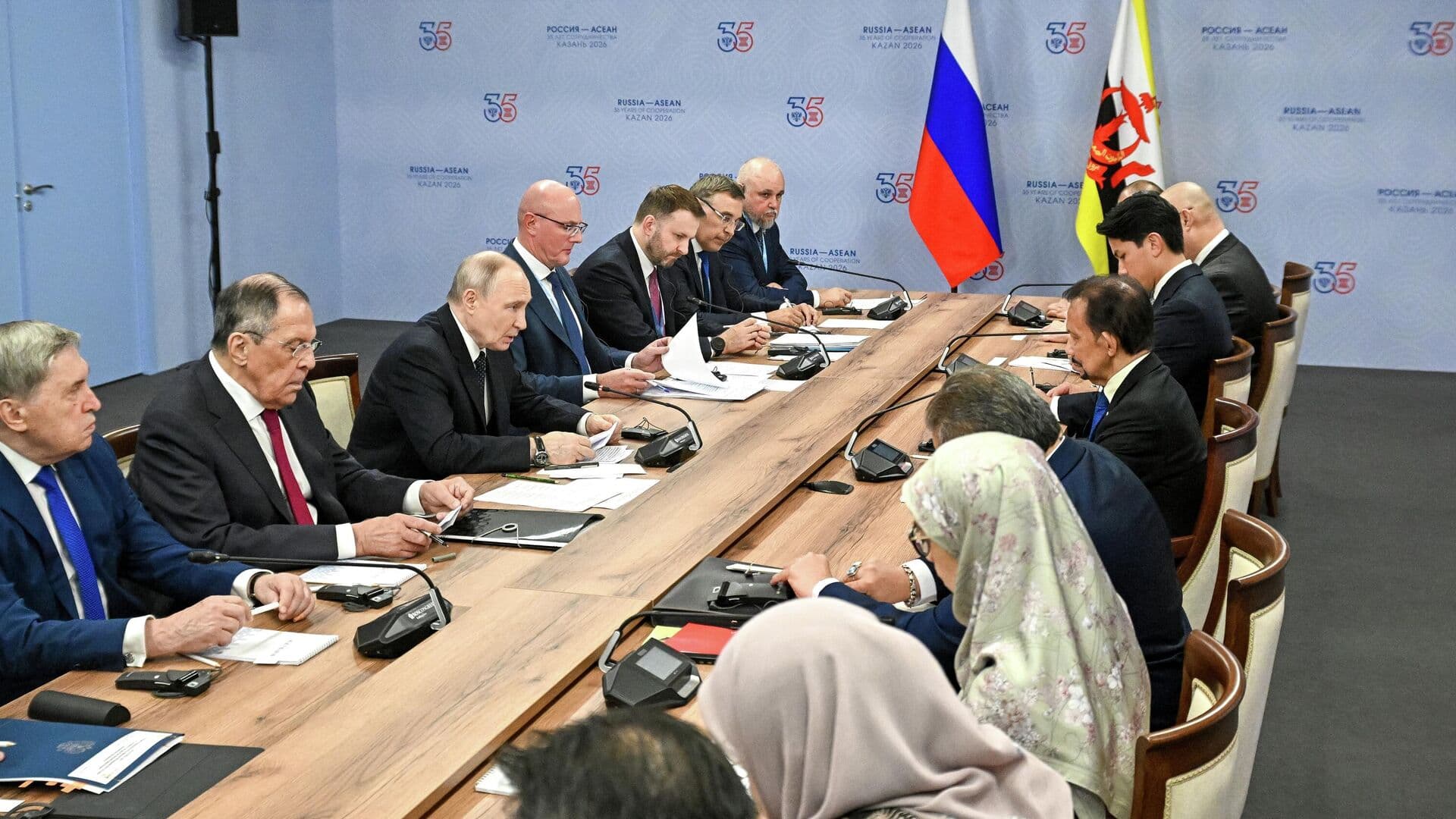 Россия готова к продолжению работы по странами АСЕАН, заявил Путин