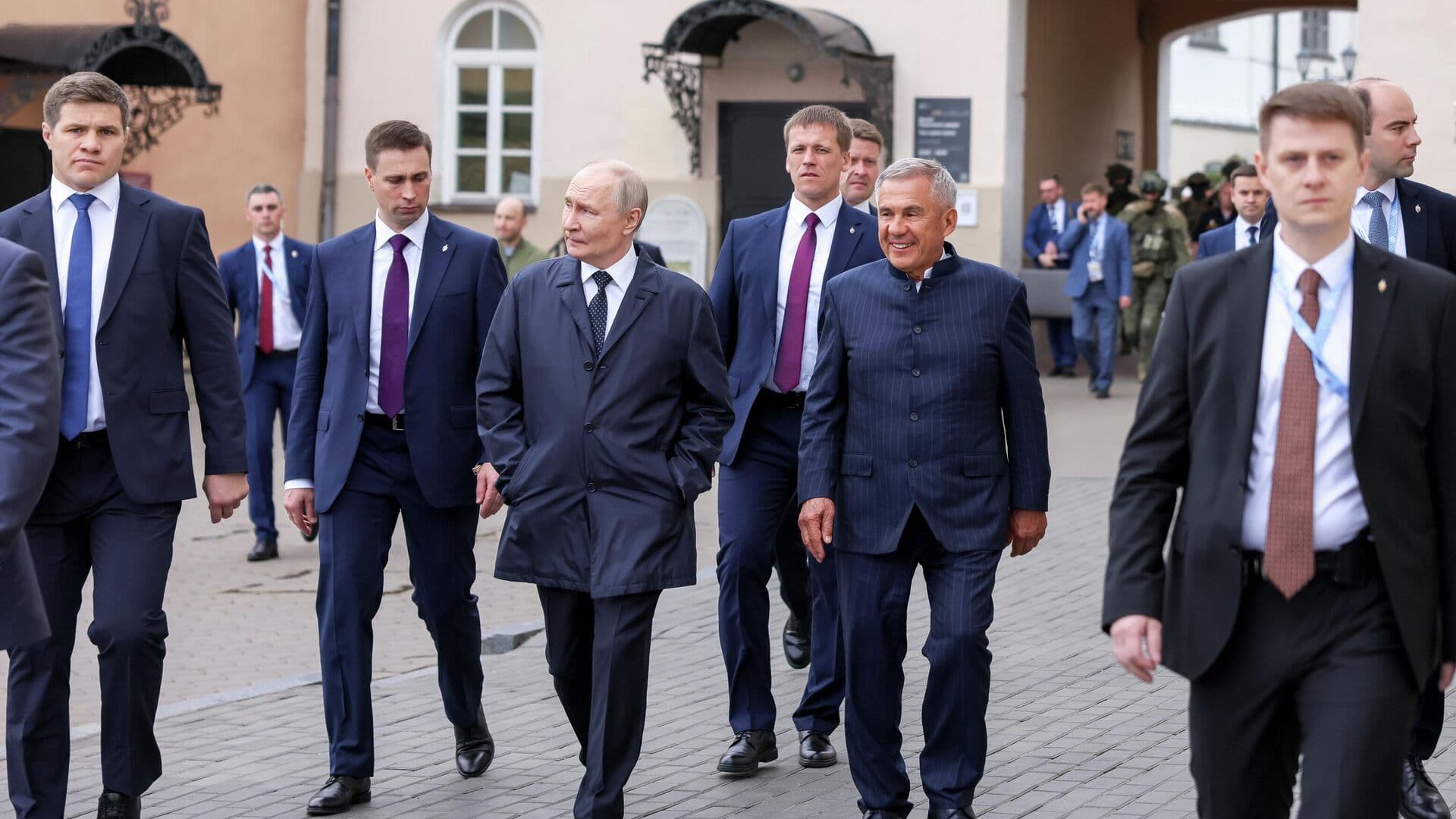 Путин продолжит марафон двусторонних встреч в Казани