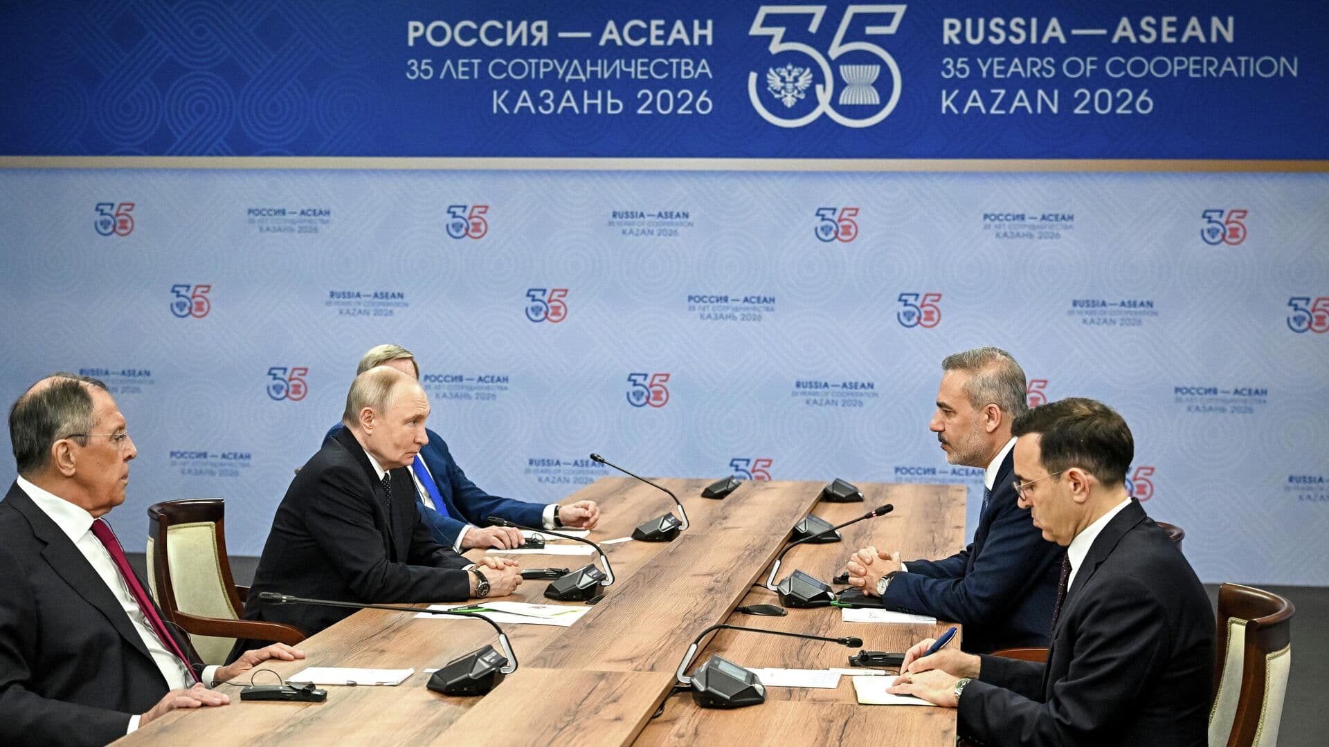 Фидан подтвердил готовность Турции принять переговоры по Украине