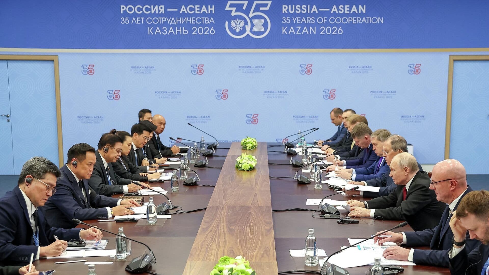 Путин перед беседой с премьером Таиланда обратился с просьбой к Орешкину