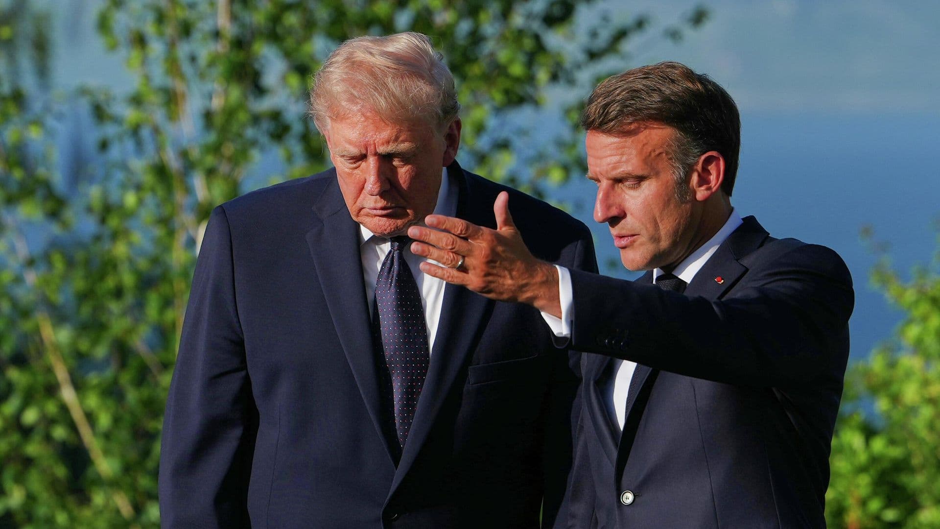 СМИ раскрыли, что решил устроить Макрон на встрече с Трампом из-за России