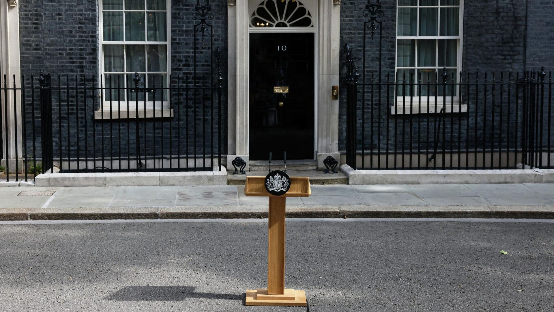 Лидер партии Reform UK после отставки Стармера требует досрочных выборов
