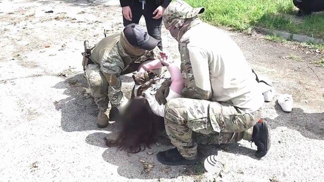 ФСБ показала уничтожение двух бомб, изъятых у террористок в Пятигорске