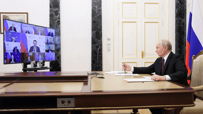 Путин поддержал идею не штрафовать при переходе на электронные накладные
