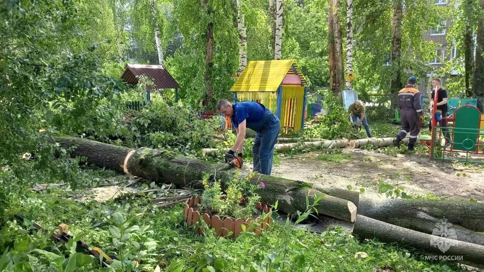 Более 20 приусадебных участков подтоплены в Кушве, где прошел смерч