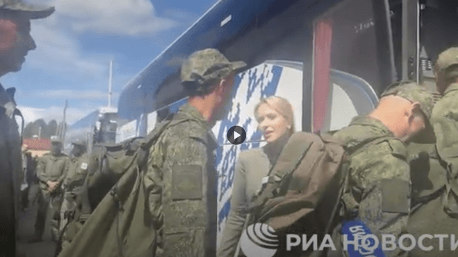 Лантратова встретила освобожденных из украинского плена российских военных