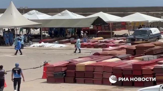 В порту Ла-Гуайры организовали морг для тел, найденных под обломками зданий