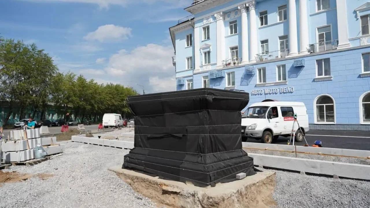 Памятник Сталину и Бардину откроют в Череповце 19 июля
