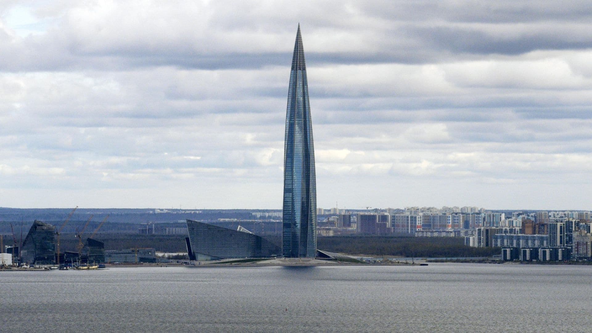 Петербург подвергся масштабной атаке беспилотников