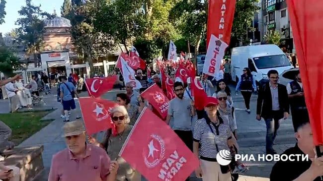 В Турции прошли демонстрации против саммита НАТО