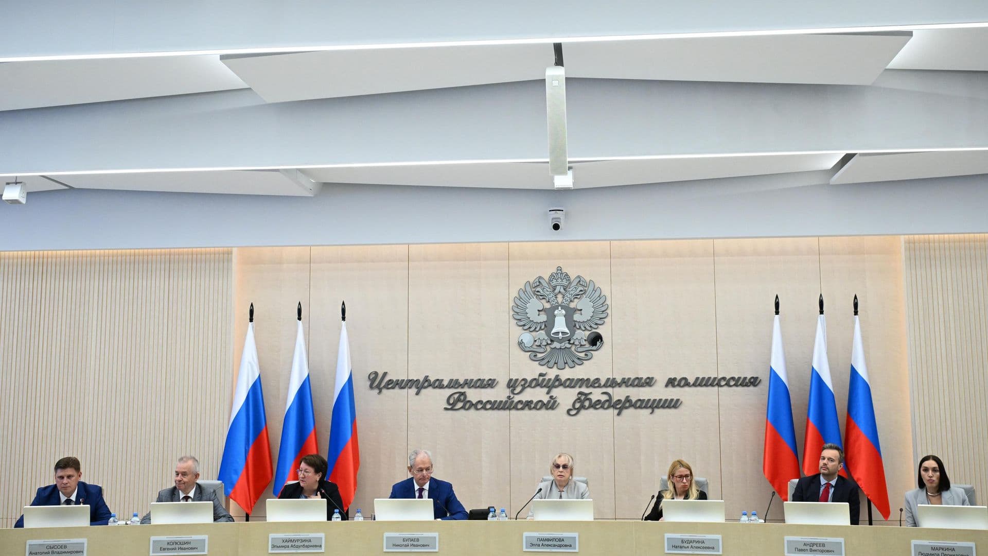 Все подавшие заявки партии представили документы в ЦИК к выборам в Госдуму
