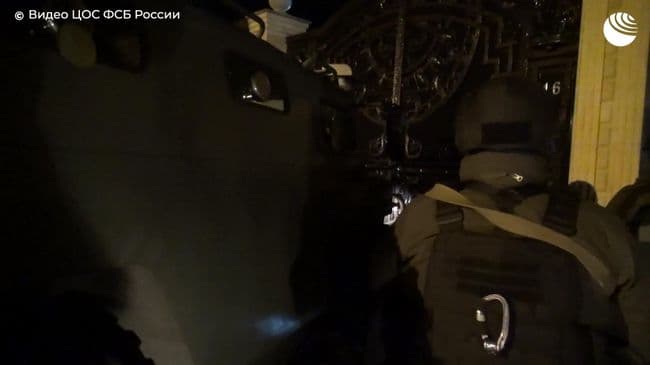 ФСБ показала задержание и обыски у террористов в Кабардино-Балкарии