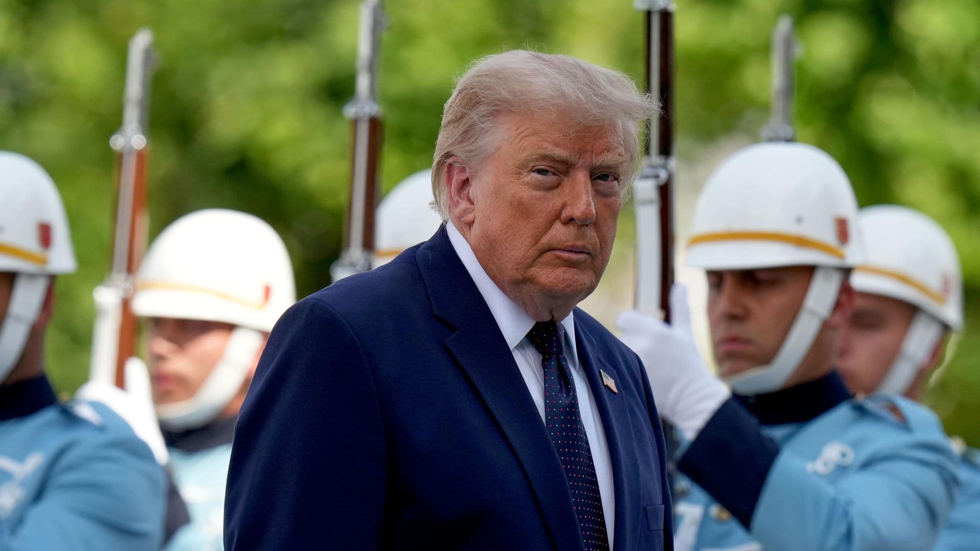 США не обязаны обеспечивать безопасность в Европе, заявил Трамп
