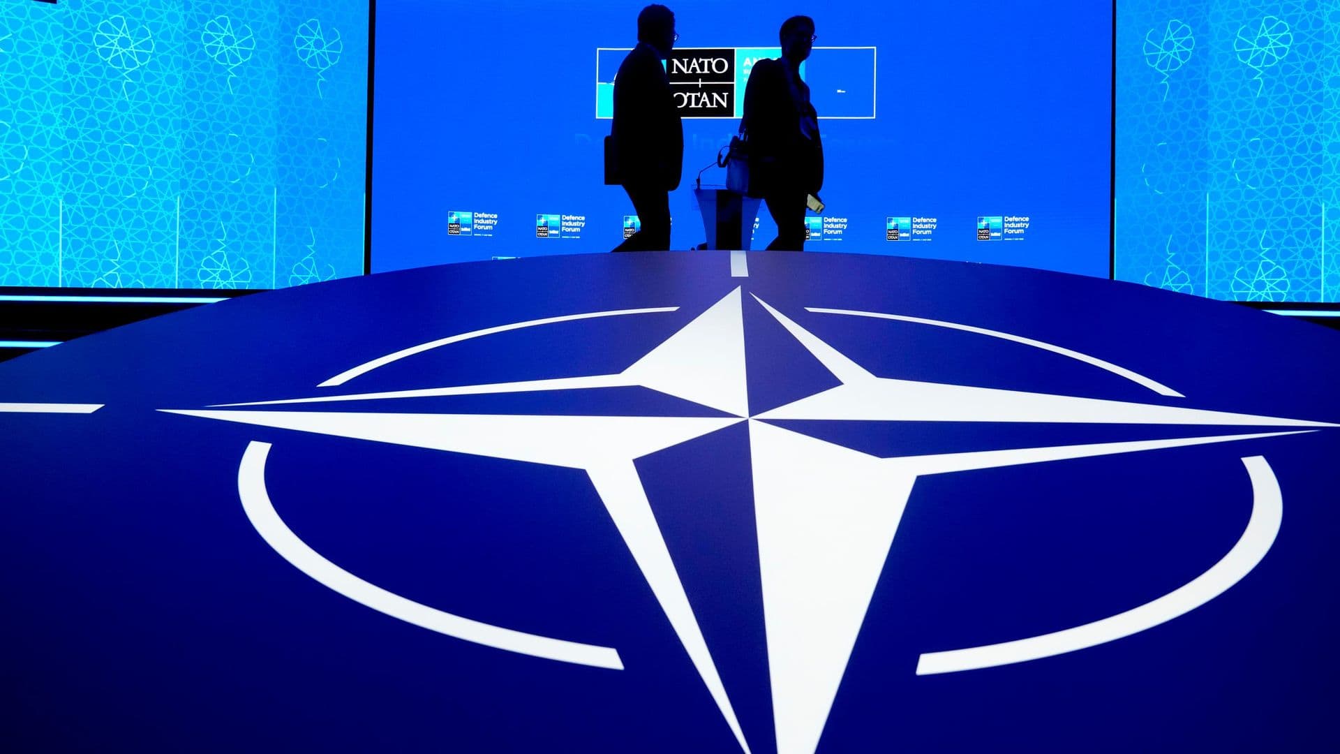 На саммите НАТО в Турции подписали соглашения на 50 миллиардов долларов