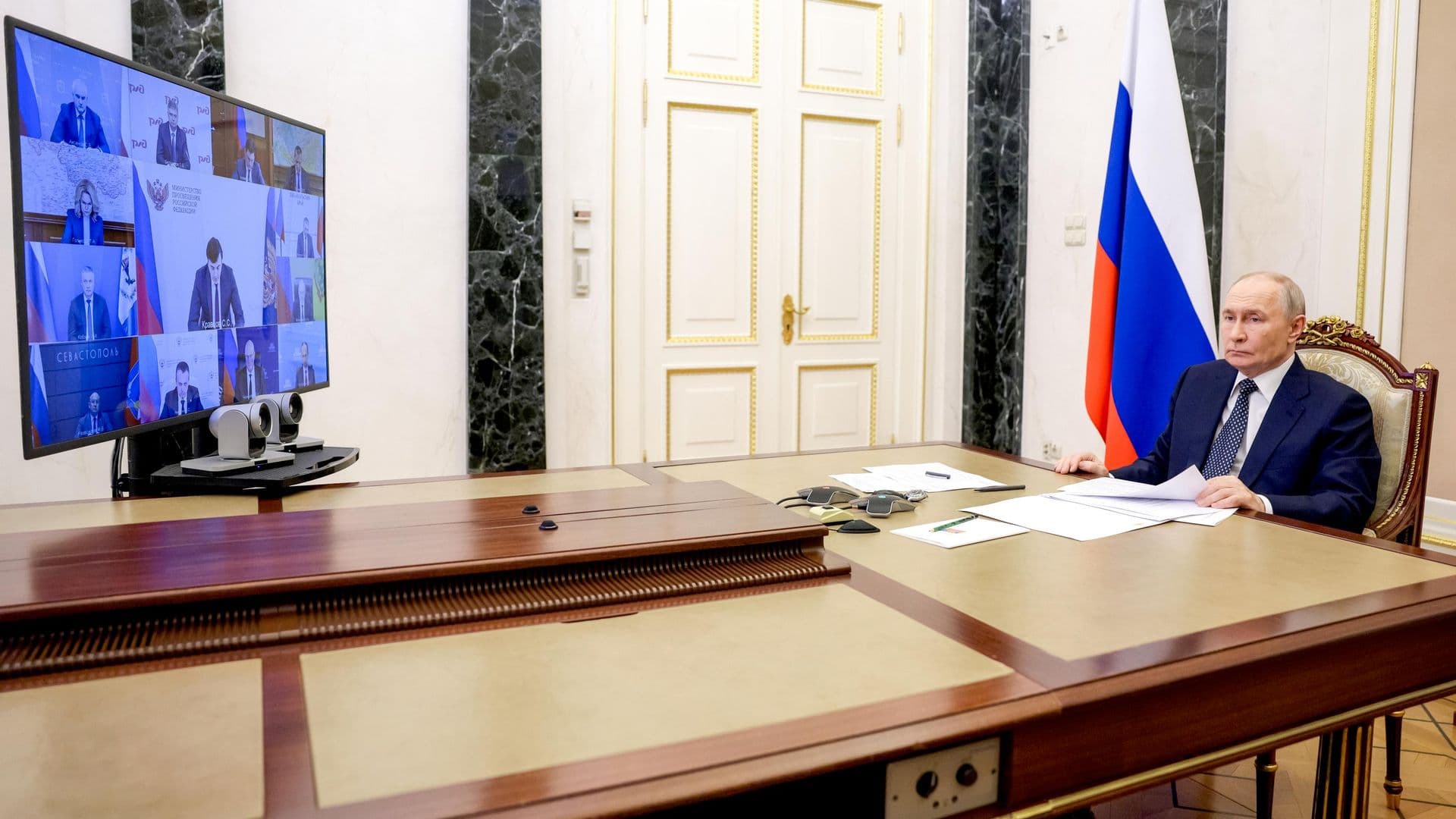 Путин попросил Григоренко оценить защиту от мошенников на цифровых сервисах