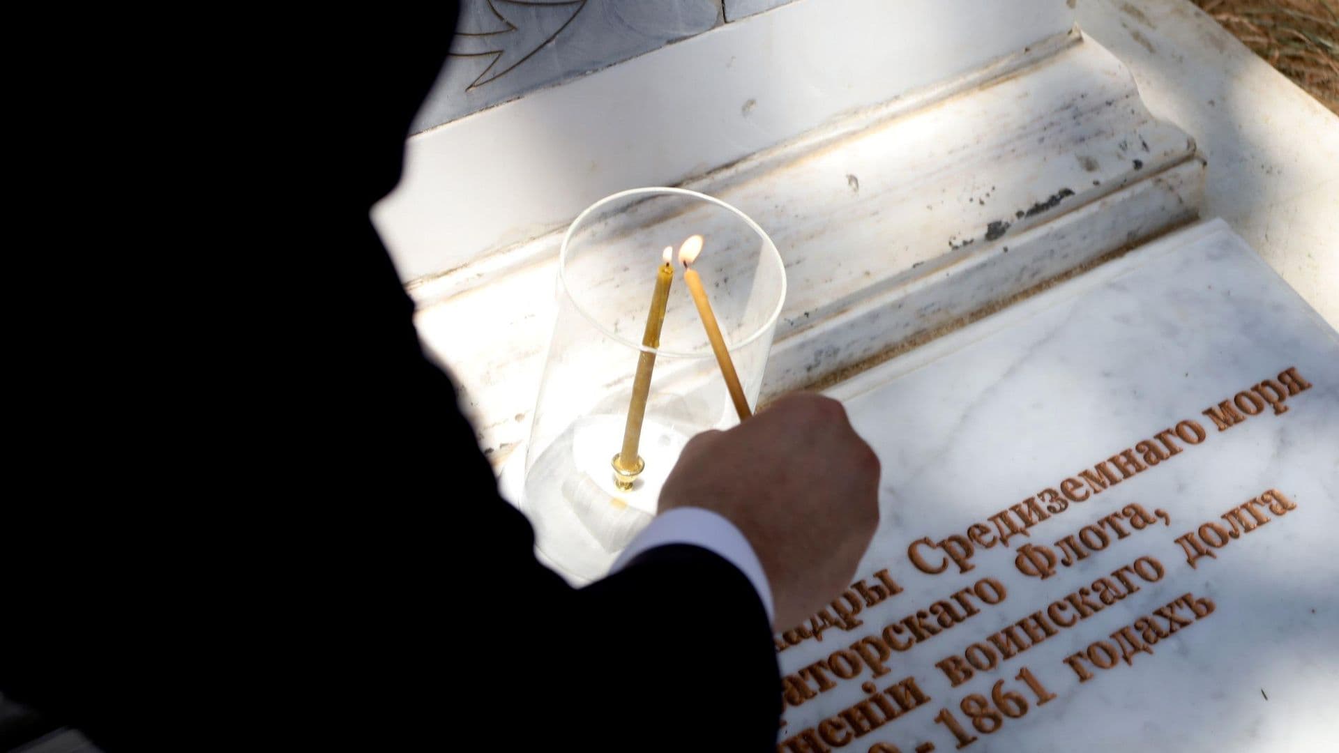 Свечу, поднятую со дна Балтийского моря, зажгли в Бейруте спустя 160 лет