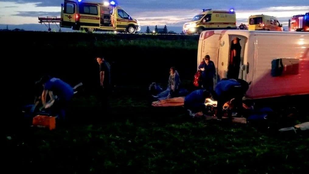 В Татарстане перевернулся автобус, в котором были 46 человек