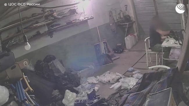 ФСБ показала склад с дронами для терактов Амурской области