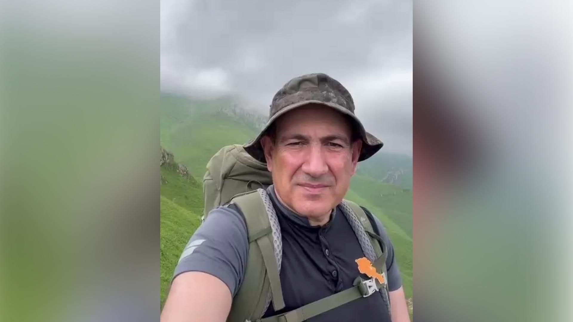 Пашинян опубликовал кадры из отпуска
