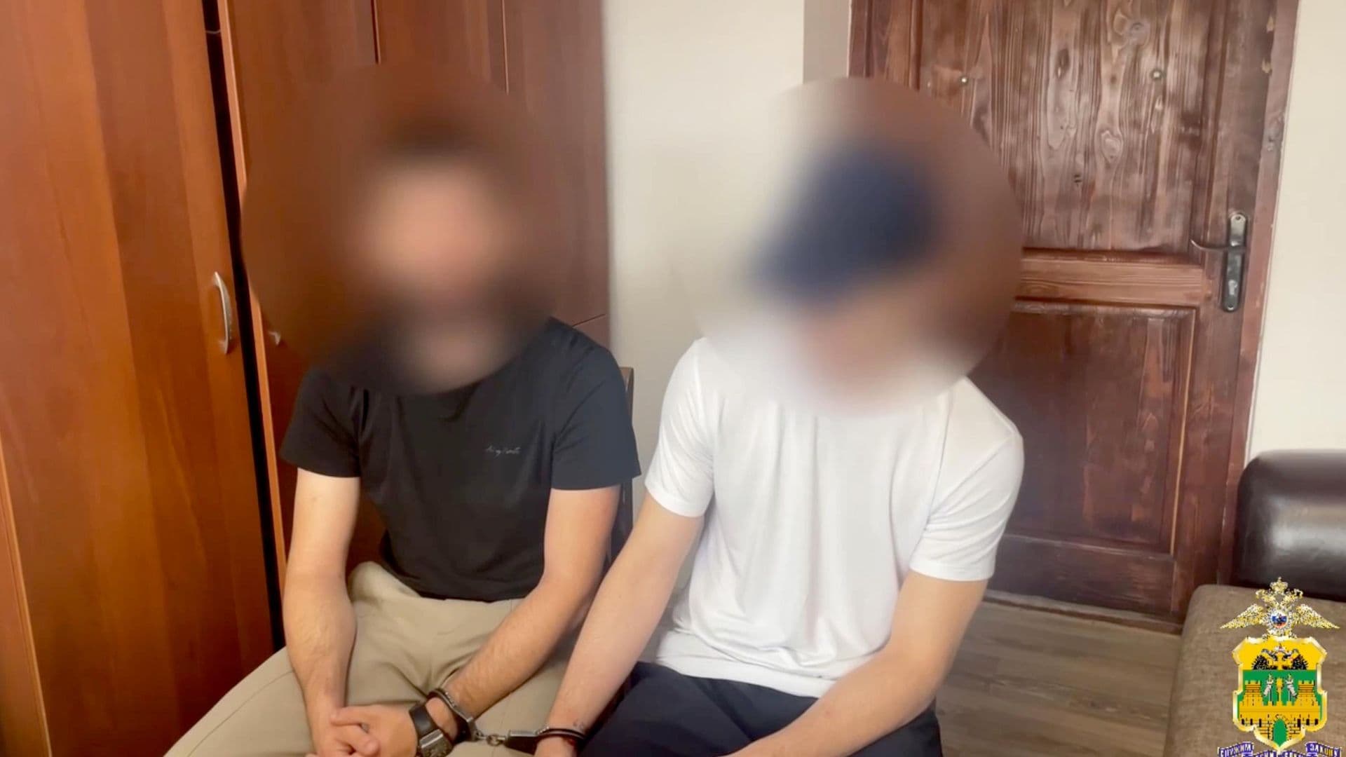 Двух жителей Краснодара задержали за видео со шпагатом на фоне храма
