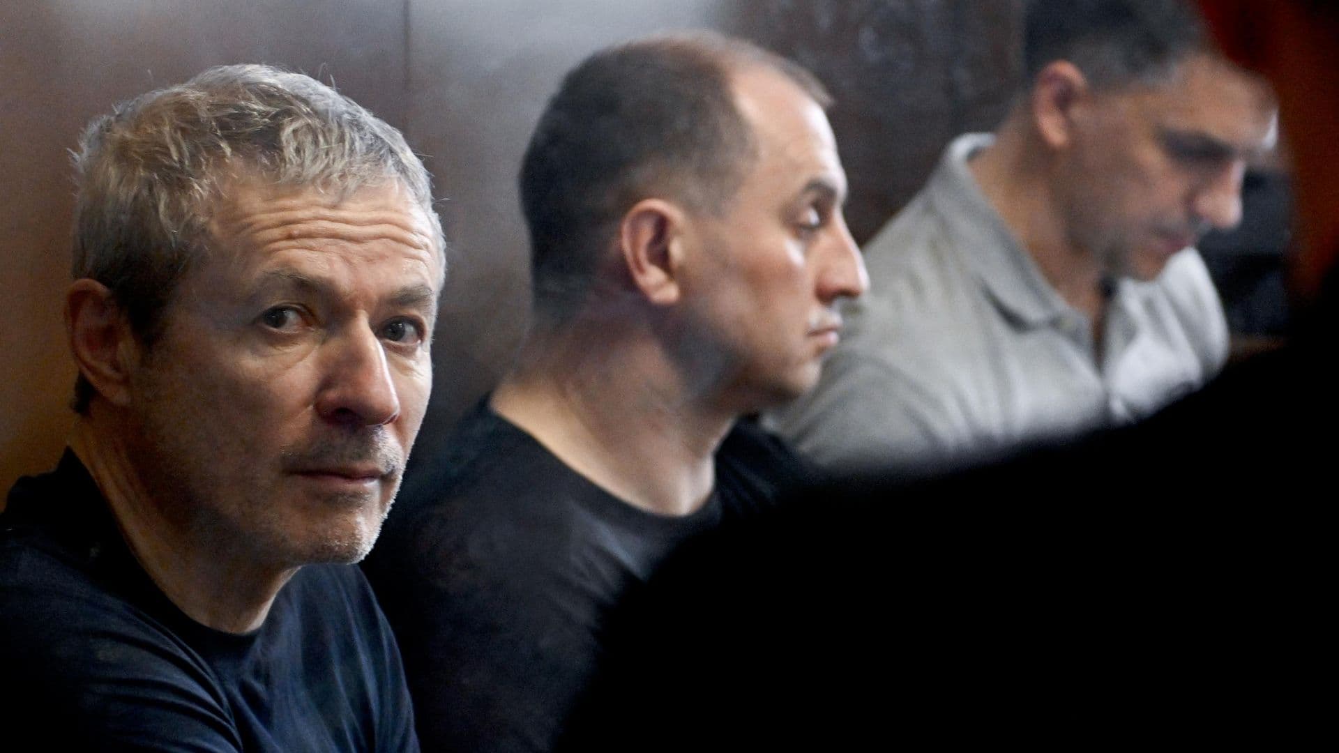 Защита Мошковича и Басова просила показать документы, опровергающие вину