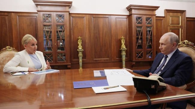 Путин встретился с губернатором Еврейской автономной области