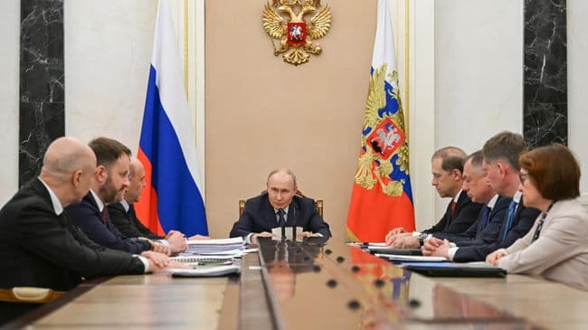 Путин назвал трудности на российском топливном рынке временными