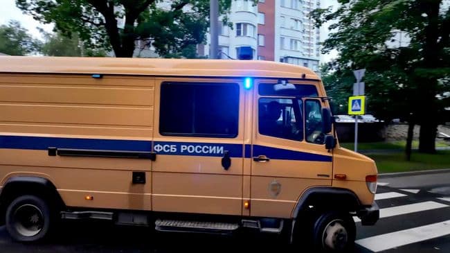 ФСБ показала кадры ликвидации бомбы, заложенной агентом Киева под машину