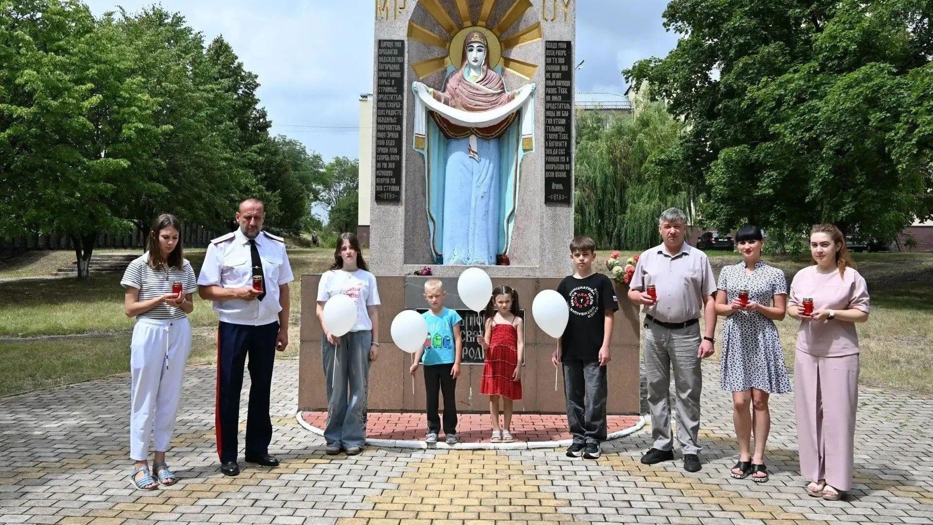 В ЛНР почтили память детей, погибших из-за агрессии Киева в Донбассе