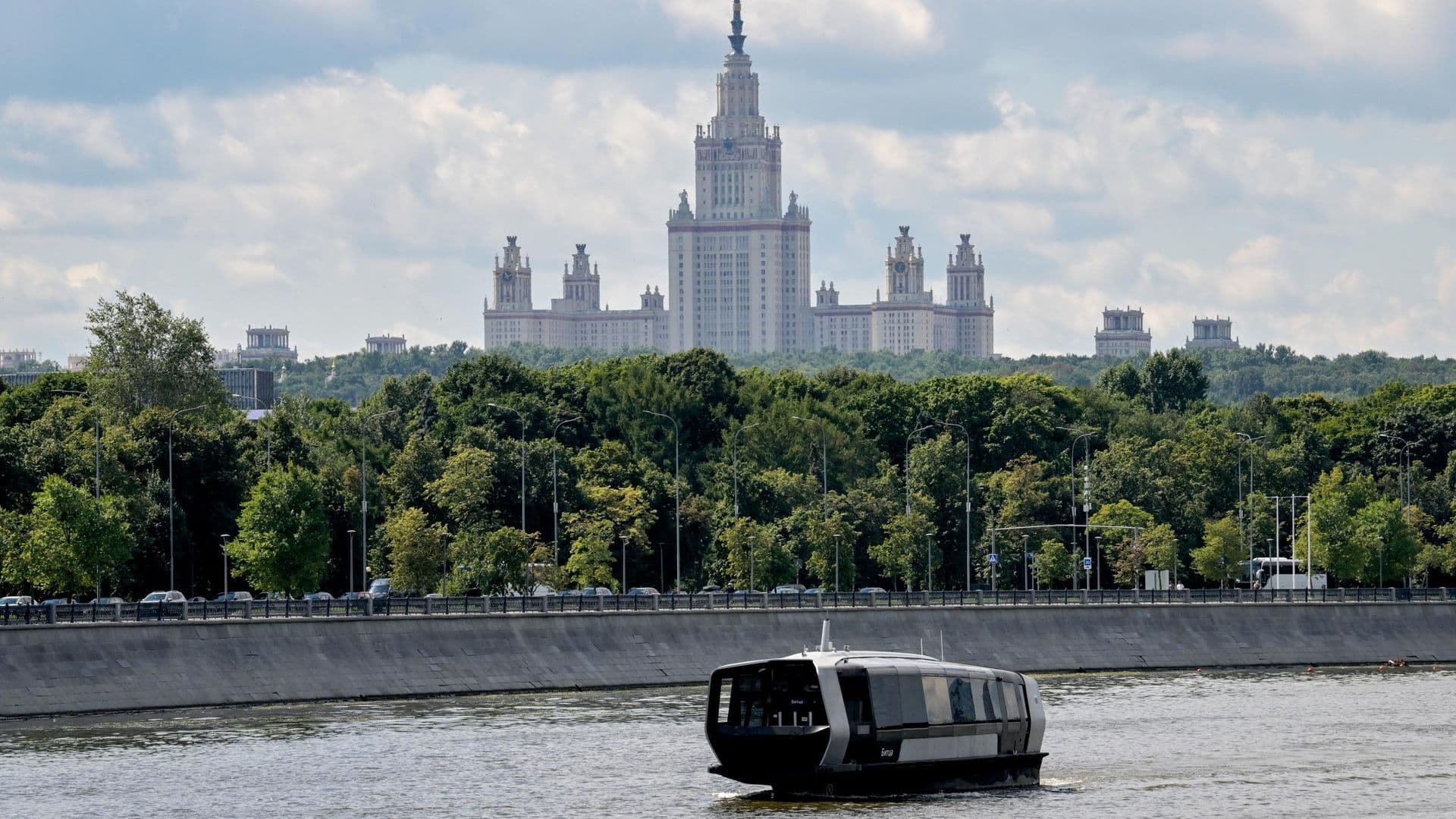 Синоптик рассказал, каким будет август в Москве