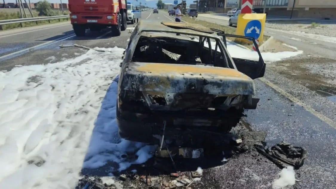 В Дагестане два человека пострадали при возгорании автомобиля