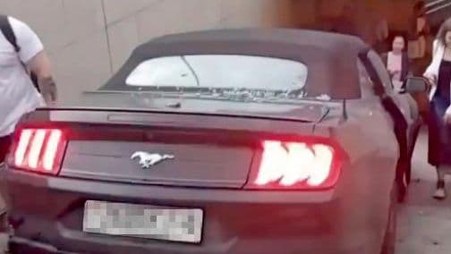 В Москве машина столкнулась с другим авто и въехала в подземный переход