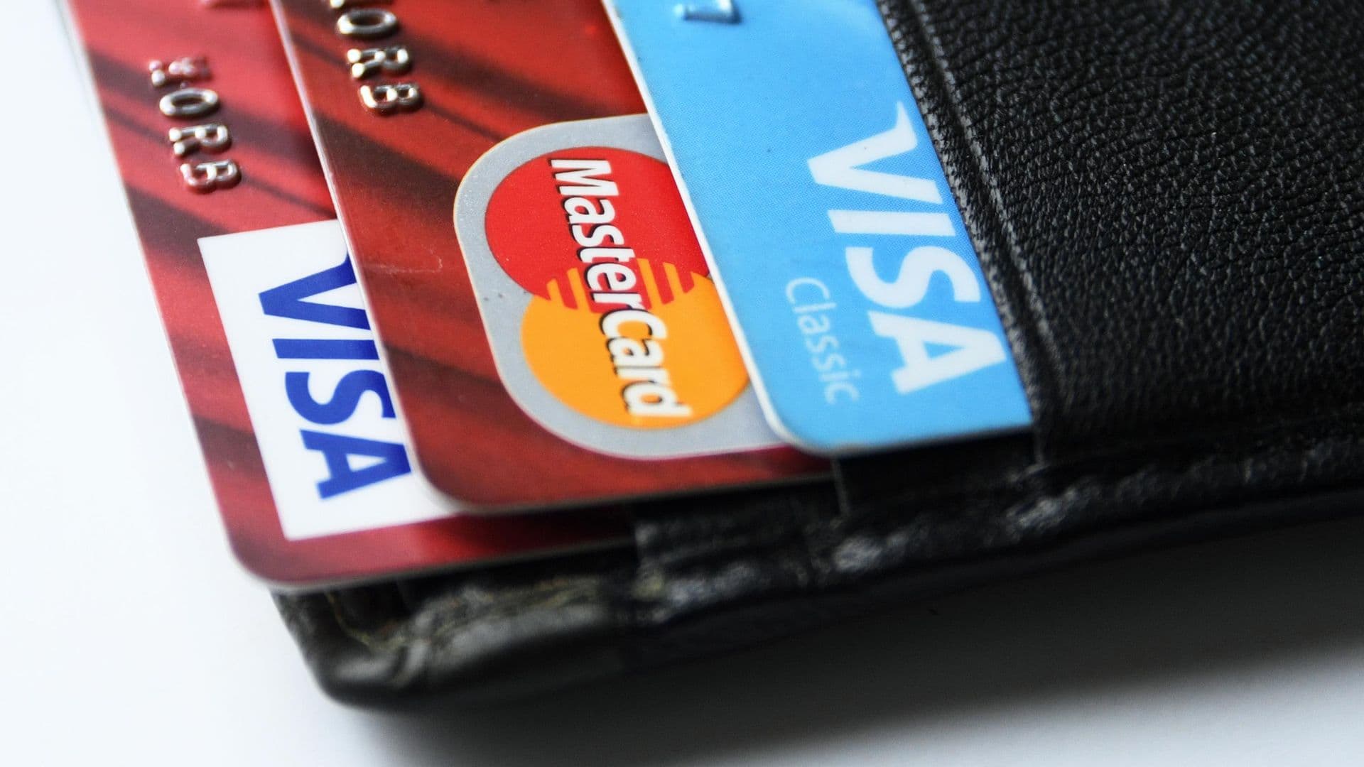 В ГД рассказали, когда карты Visa и Mastercard уйдут из оборота в России